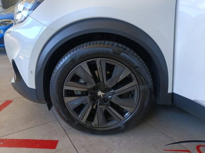 Peugeot 2008 BlueHDi 130 S&S EAT8 GT Line (17)