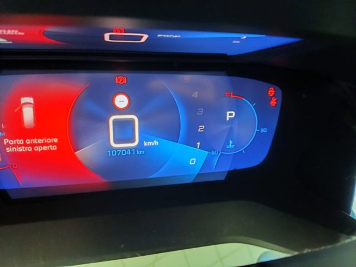 Peugeot 2008 BlueHDi 130 S&S EAT8 GT Line (19)