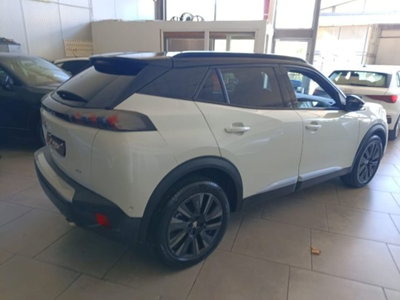 Peugeot 2008 BlueHDi 130 S&S EAT8 GT Line (4)