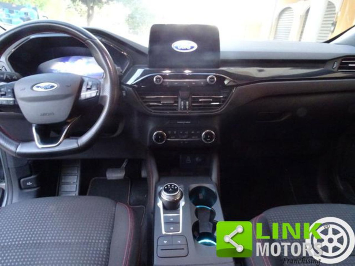 Ford Kuga 2.5 Full Hybrid 190 CV CVT 2WD ST-Line Design (10)