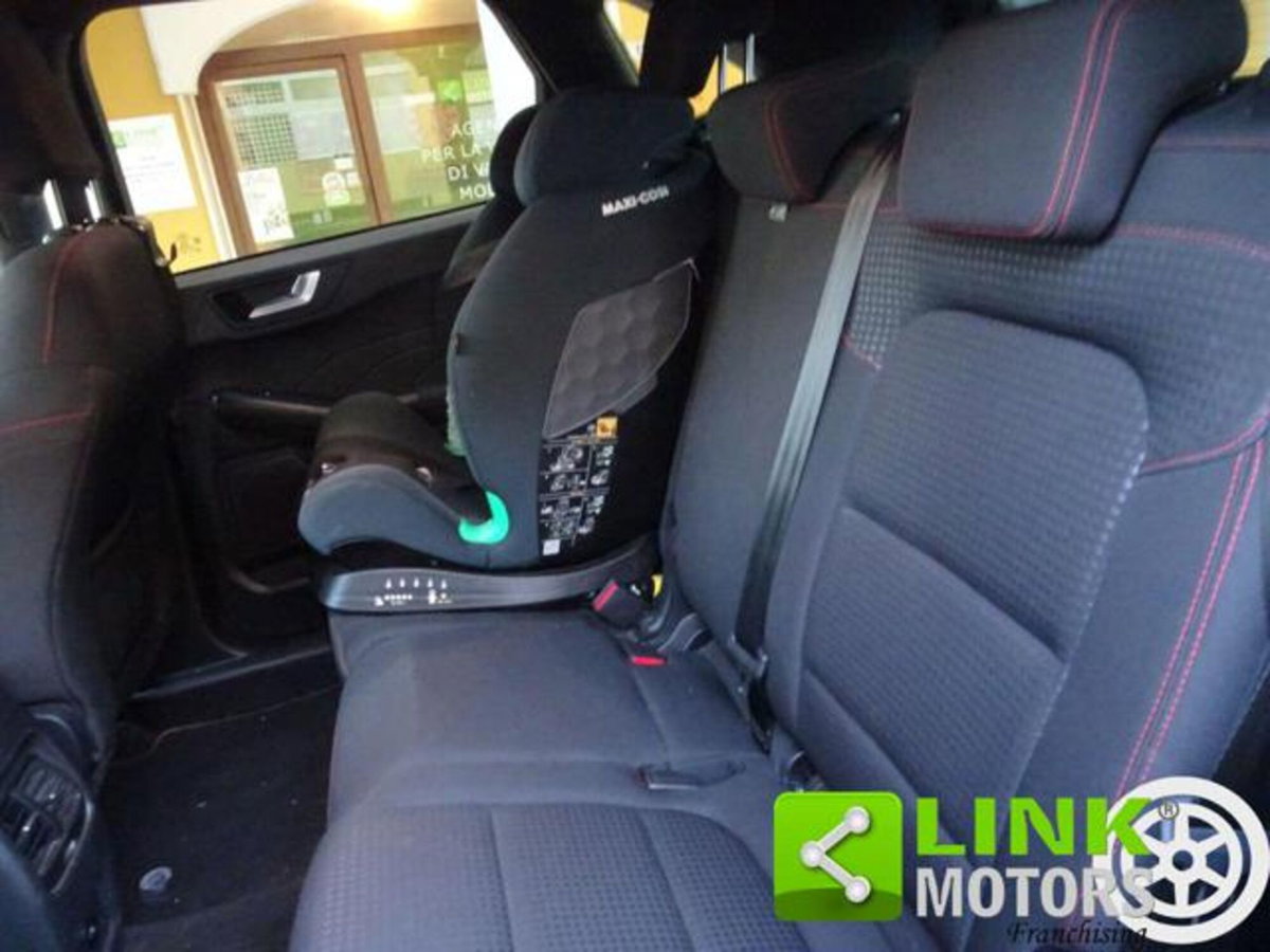 Ford Kuga 2.5 Full Hybrid 190 CV CVT 2WD ST-Line Design (9)