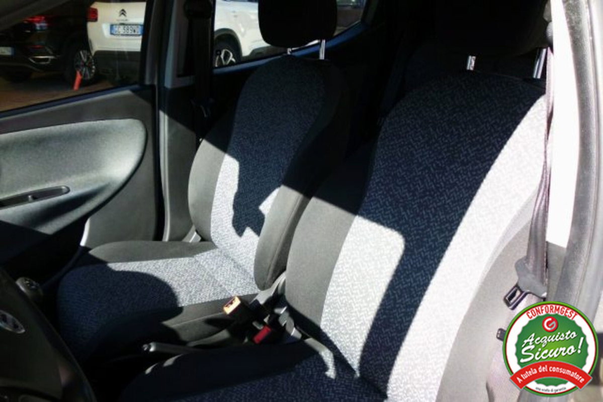 Lancia Ypsilon 1.0 FireFly 5 porte S&S Hybrid Gold Plus (11)