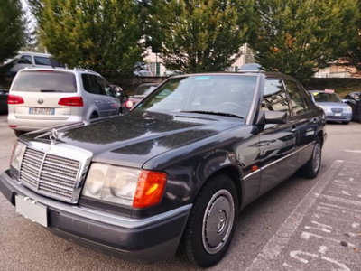 Mercedes-Benz 200 200 E