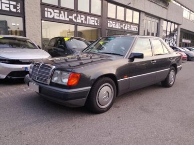 Mercedes-Benz 200 200 E (6)