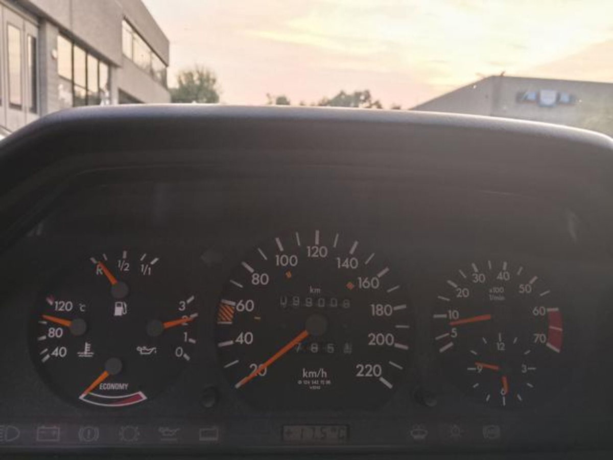 Mercedes-Benz 200 200 E (7)