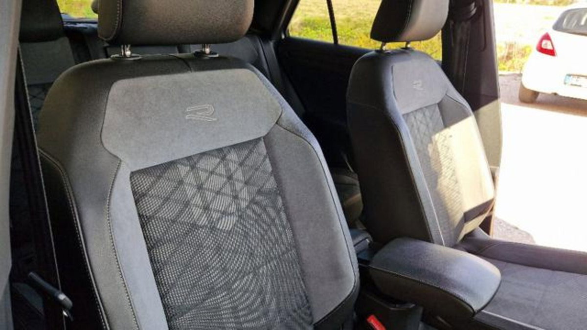 Volkswagen T-Roc 1.5 tsi R-Line dsg (14)