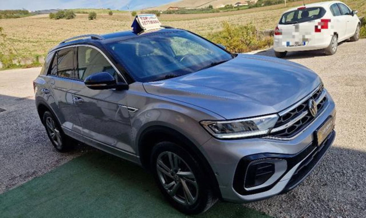Volkswagen T-Roc 1.5 tsi R-Line dsg (2)