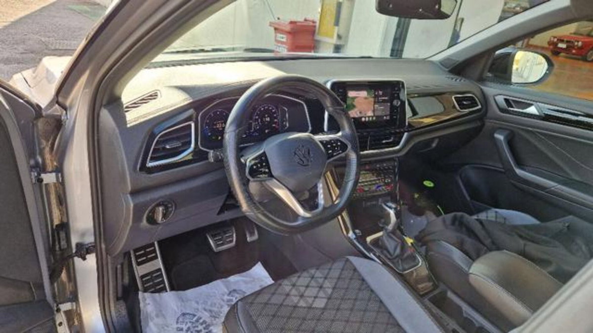 Volkswagen T-Roc 1.5 tsi R-Line dsg (5)