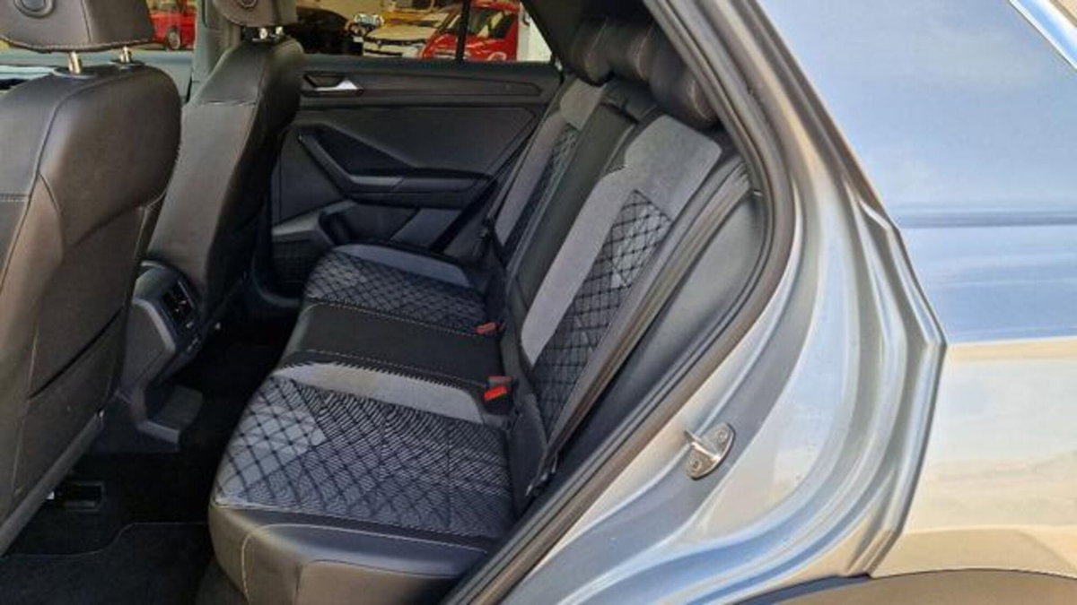 Volkswagen T-Roc 1.5 tsi R-Line dsg (8)