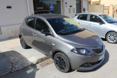 Lancia Ypsilon 1.0 FireFly 5 porte S&S Hybrid Gold Plus