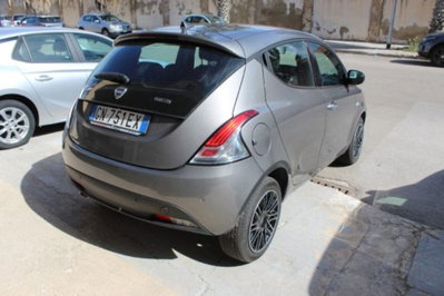 Lancia Ypsilon 1.0 FireFly 5 porte S&S Hybrid Gold Plus (4)