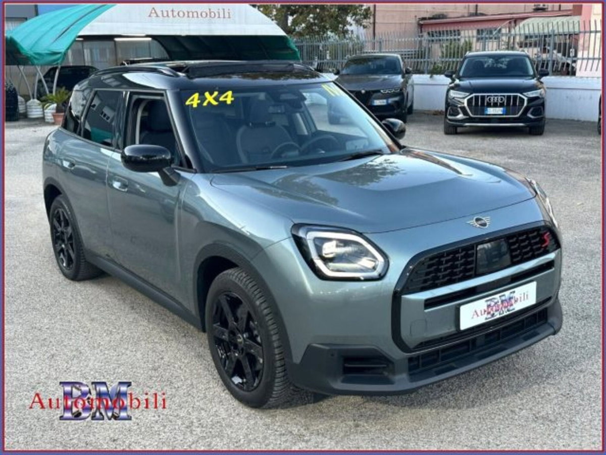 MINI Mini Countryman E Blackyard