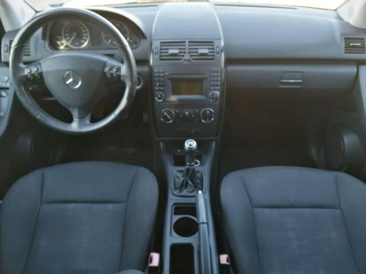 Mercedes-Benz Classe A 160 AUTOMATIC (10)
