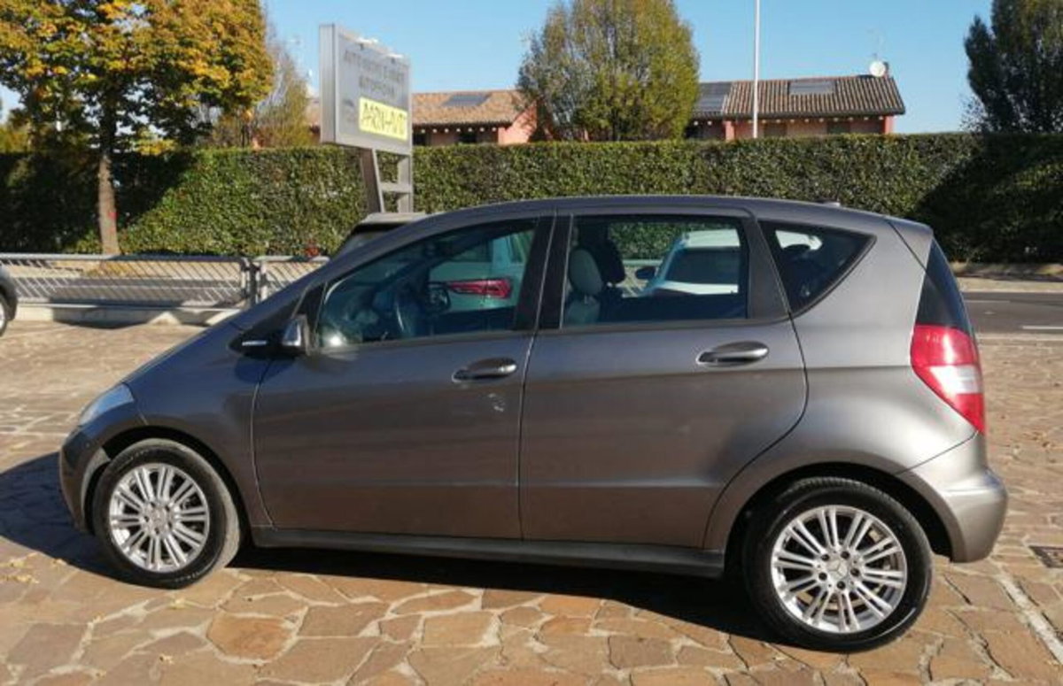 Mercedes-Benz Classe A 160 AUTOMATIC (5)