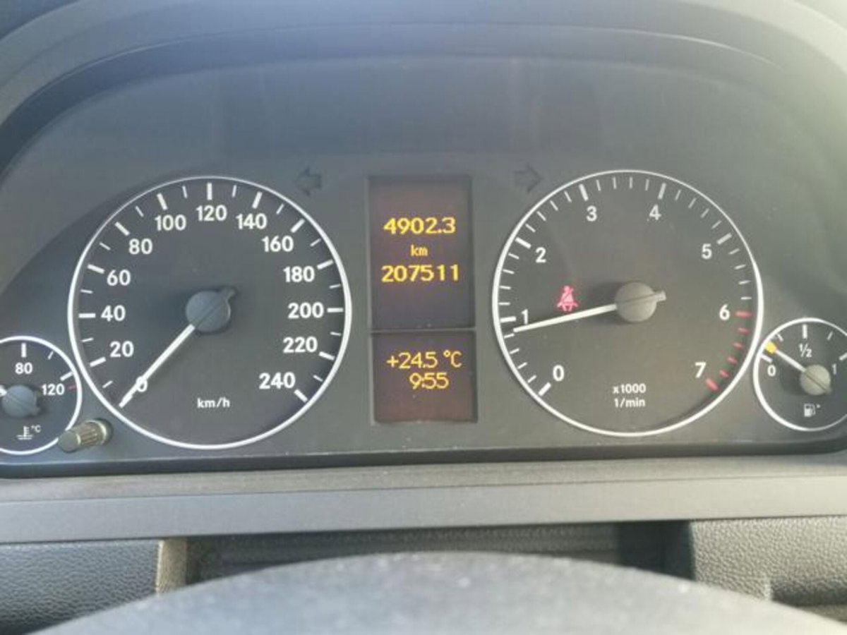 Mercedes-Benz Classe A 160 AUTOMATIC (8)