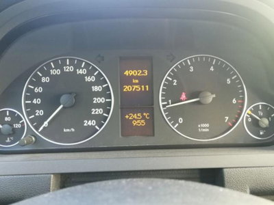 Mercedes-Benz Classe A 160 AUTOMATIC (8)