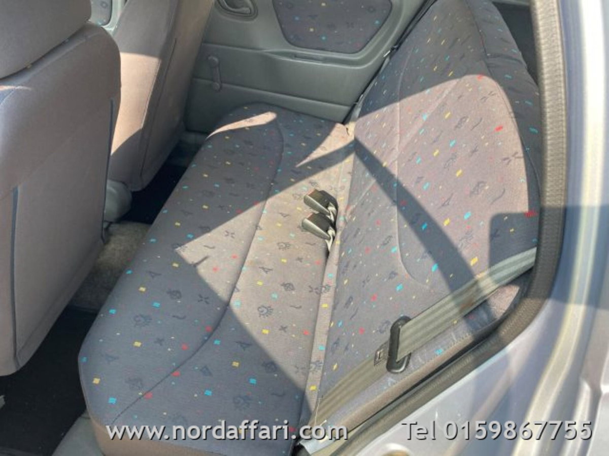 Suzuki Alto 1.1i cat 5p. DX (14)