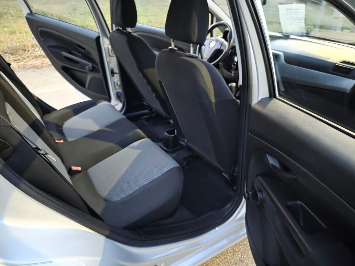 Fiat Grande Punto 1.4 5 porte Actual EasyPower (12)