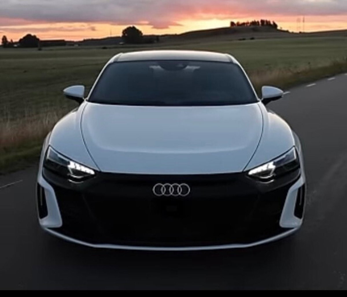 Audi e-Tron GT e-tron GT quattro (16)