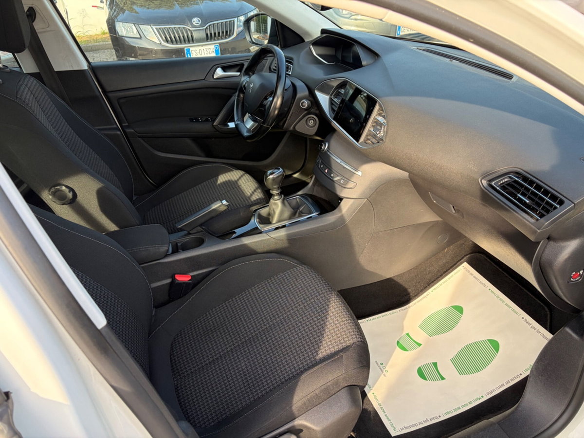 Peugeot 308 BlueHDi 130 S&S Active (11)