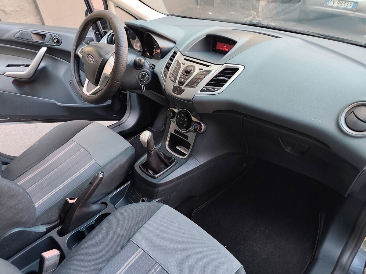 Ford Fiesta 1.4 TDCi 5p. Ambiente (10)