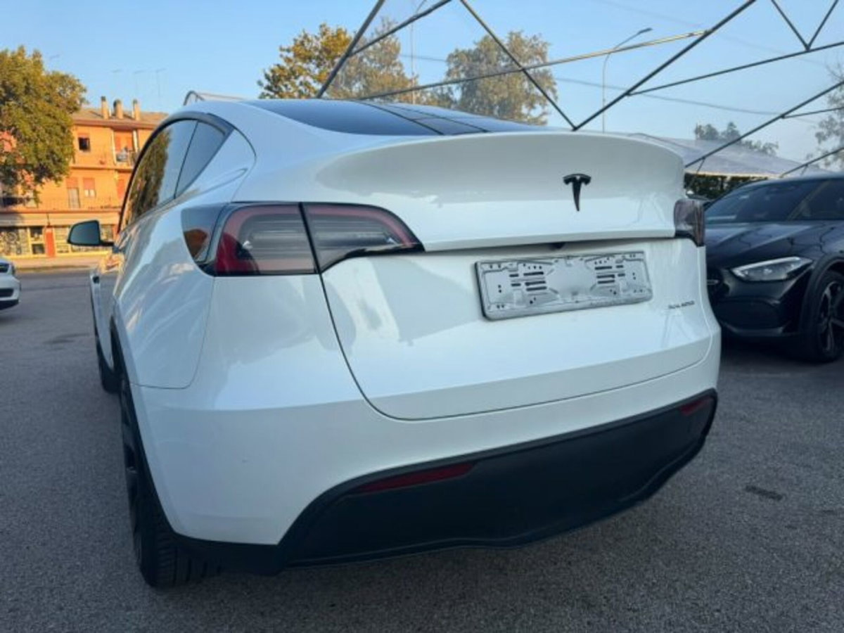 Tesla Model Y Long Range awd (2)
