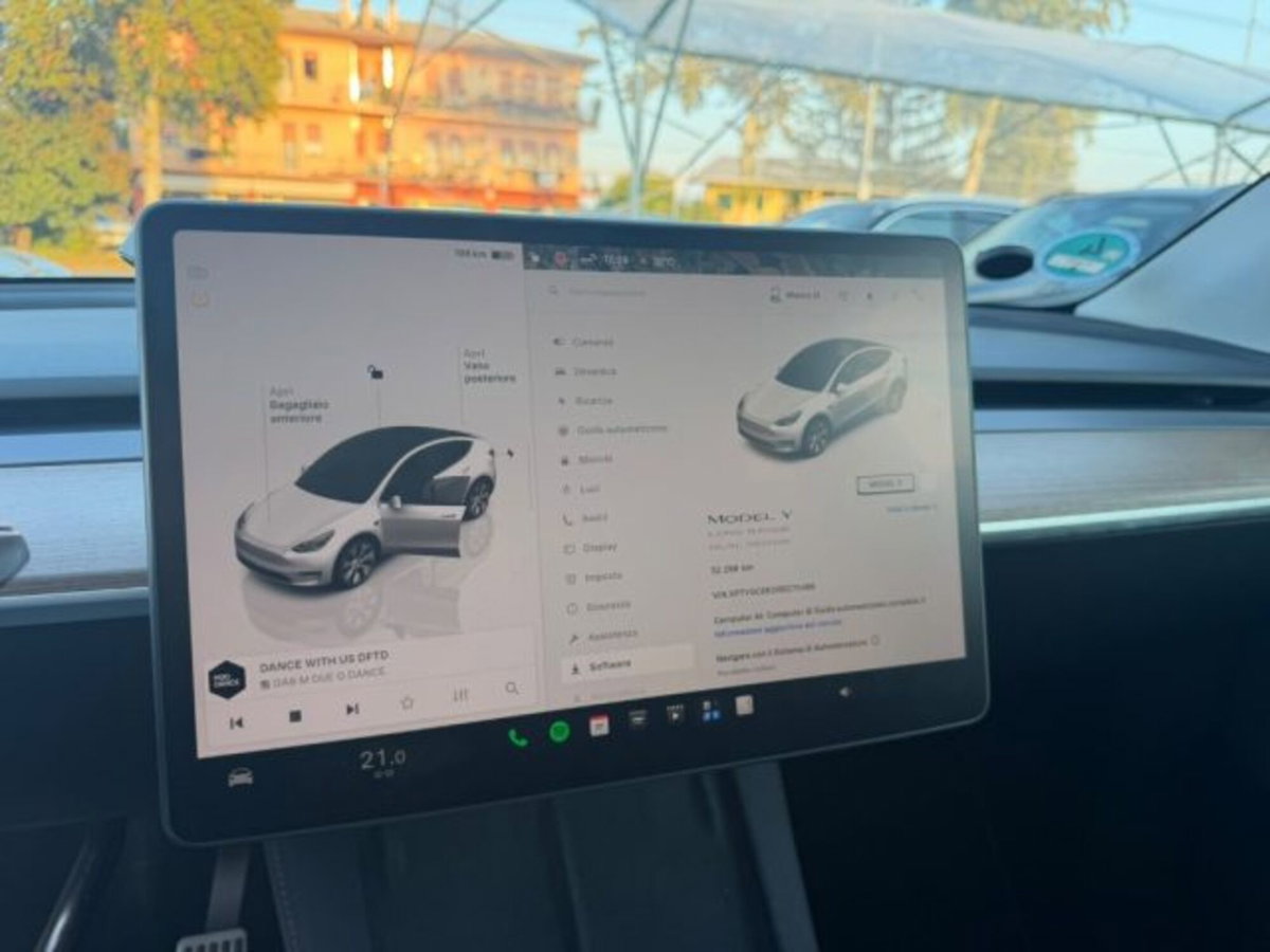 Tesla Model Y Long Range awd (4)