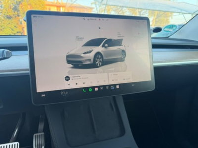 Tesla Model Y Long Range awd (5)