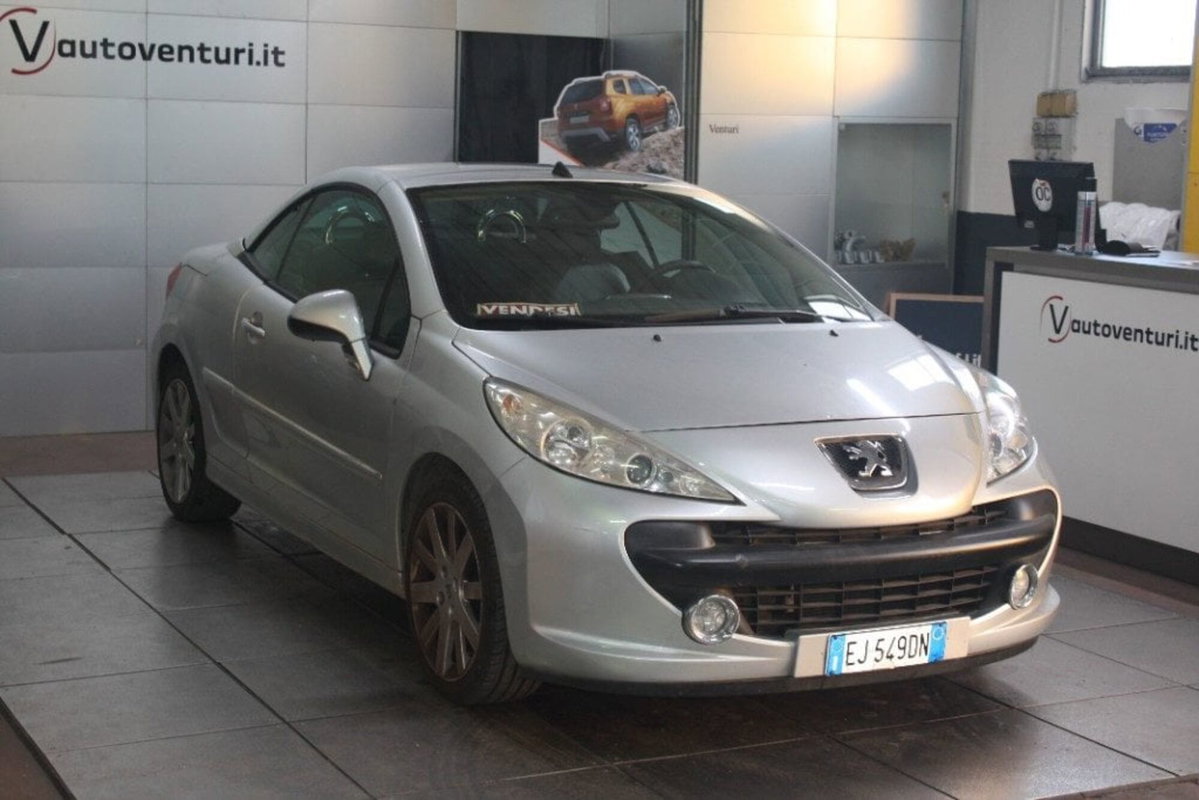 Peugeot 207 Cabrio VTi 120CV CC aut. Féline (2)