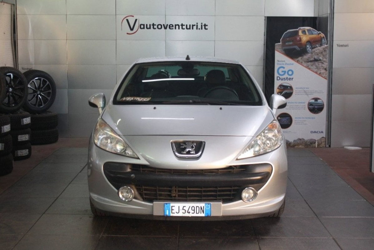 Peugeot 207 Cabrio VTi 120CV CC aut. Féline (3)