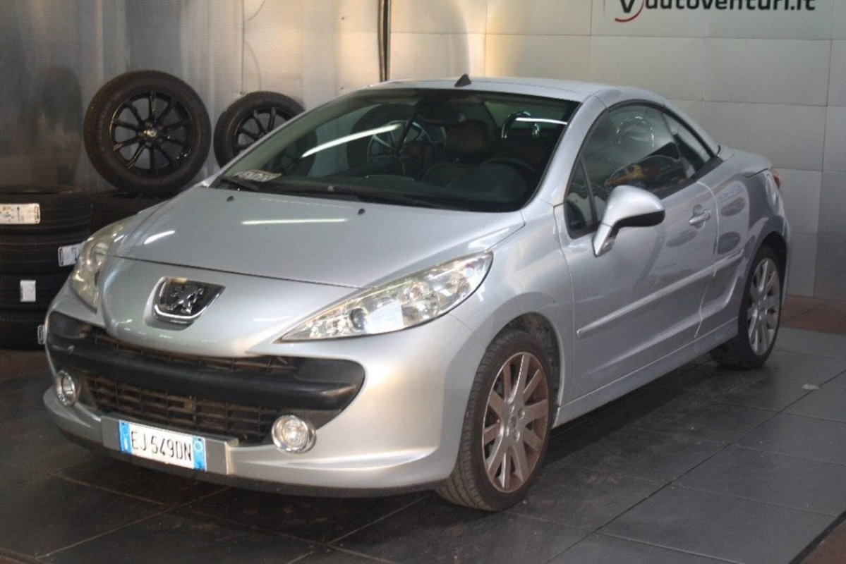 Peugeot 207 Cabrio VTi 120CV CC aut. Féline (4)