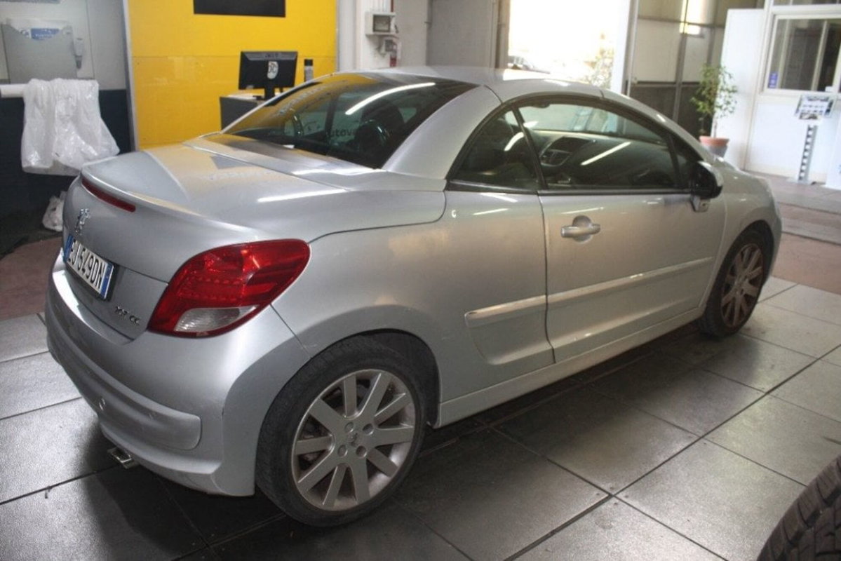 Peugeot 207 Cabrio VTi 120CV CC aut. Féline (7)