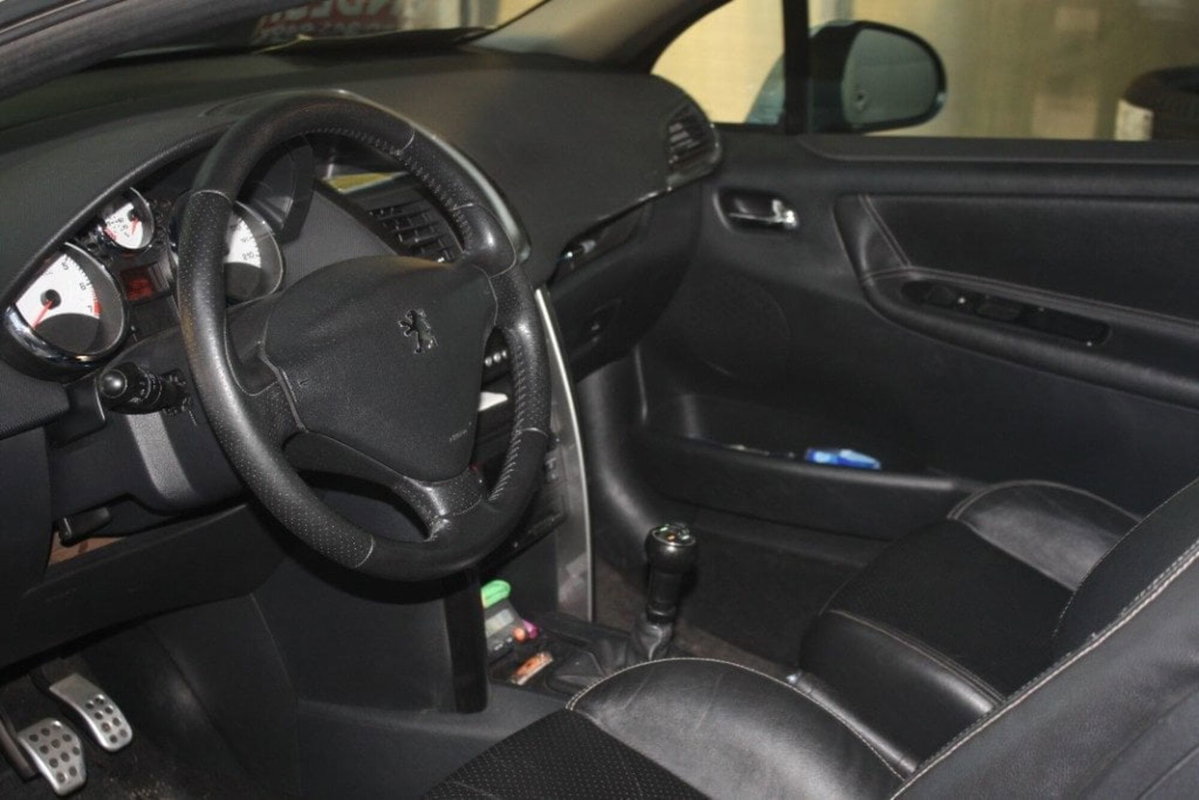 Peugeot 207 Cabrio VTi 120CV CC aut. Féline (9)