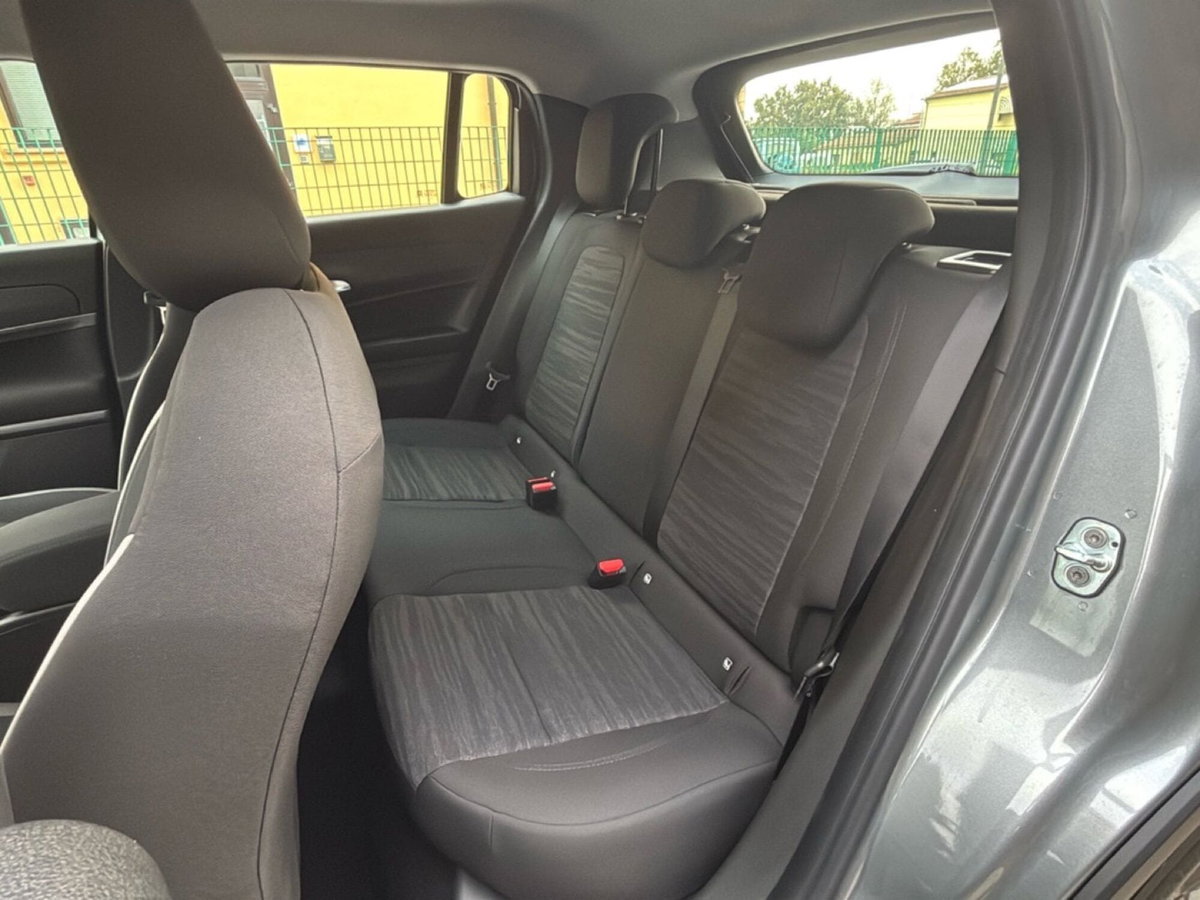 Jeep Avenger 1.2 turbo Longitude fwd 100cv (11)