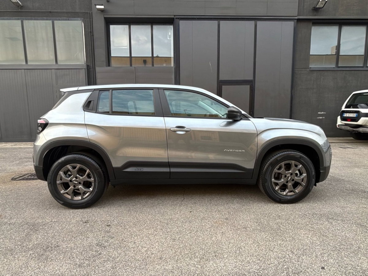 Jeep Avenger 1.2 turbo Longitude fwd 100cv (4)