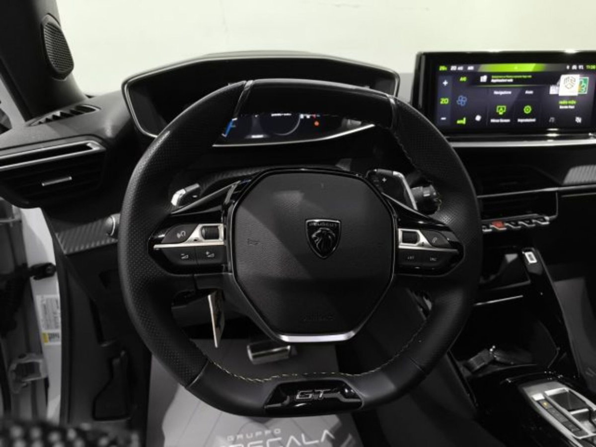 Peugeot 2008 BlueHDi 130 S&S EAT8 GT (10)