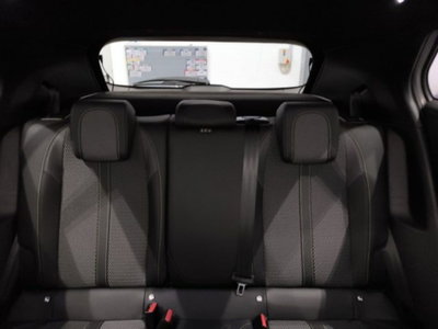 Peugeot 2008 BlueHDi 130 S&S EAT8 GT (19)