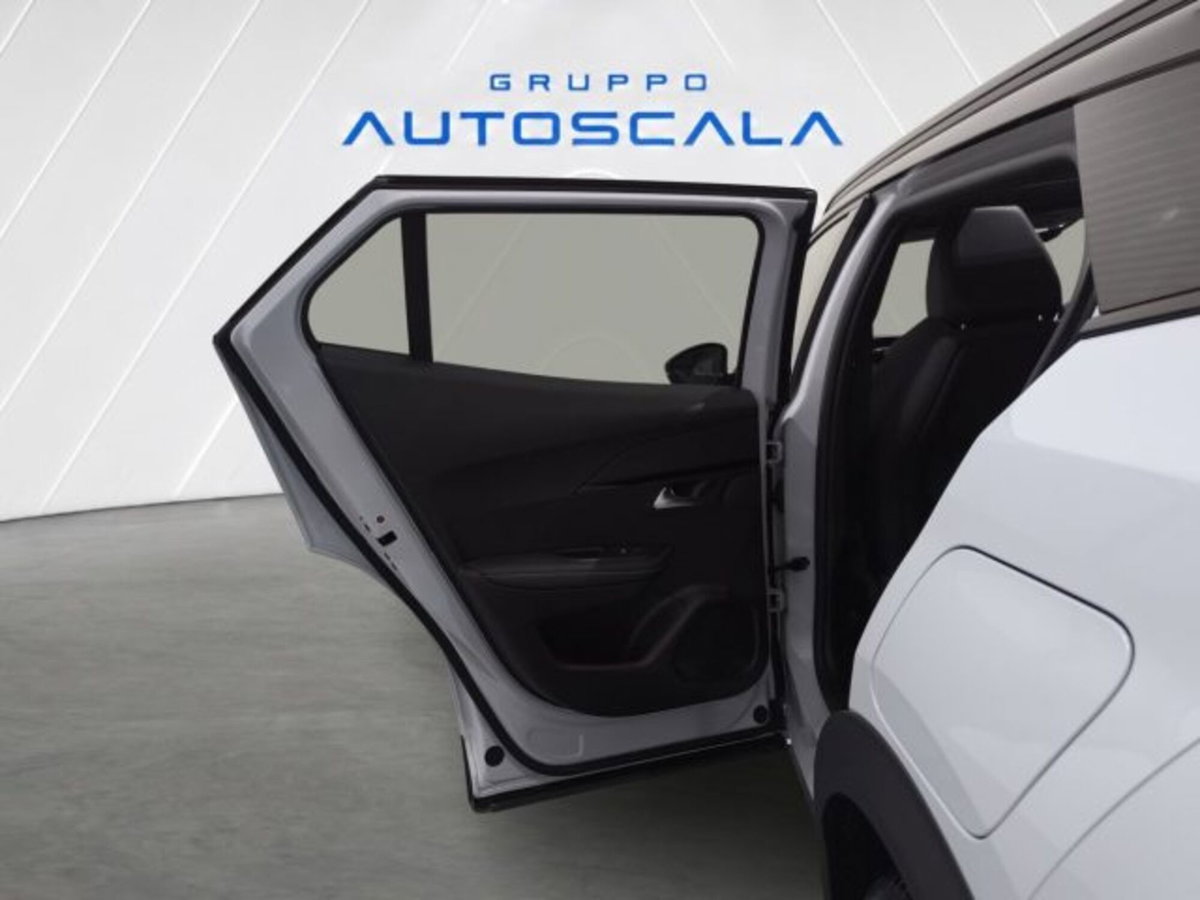 Peugeot 2008 BlueHDi 130 S&S EAT8 GT (20)