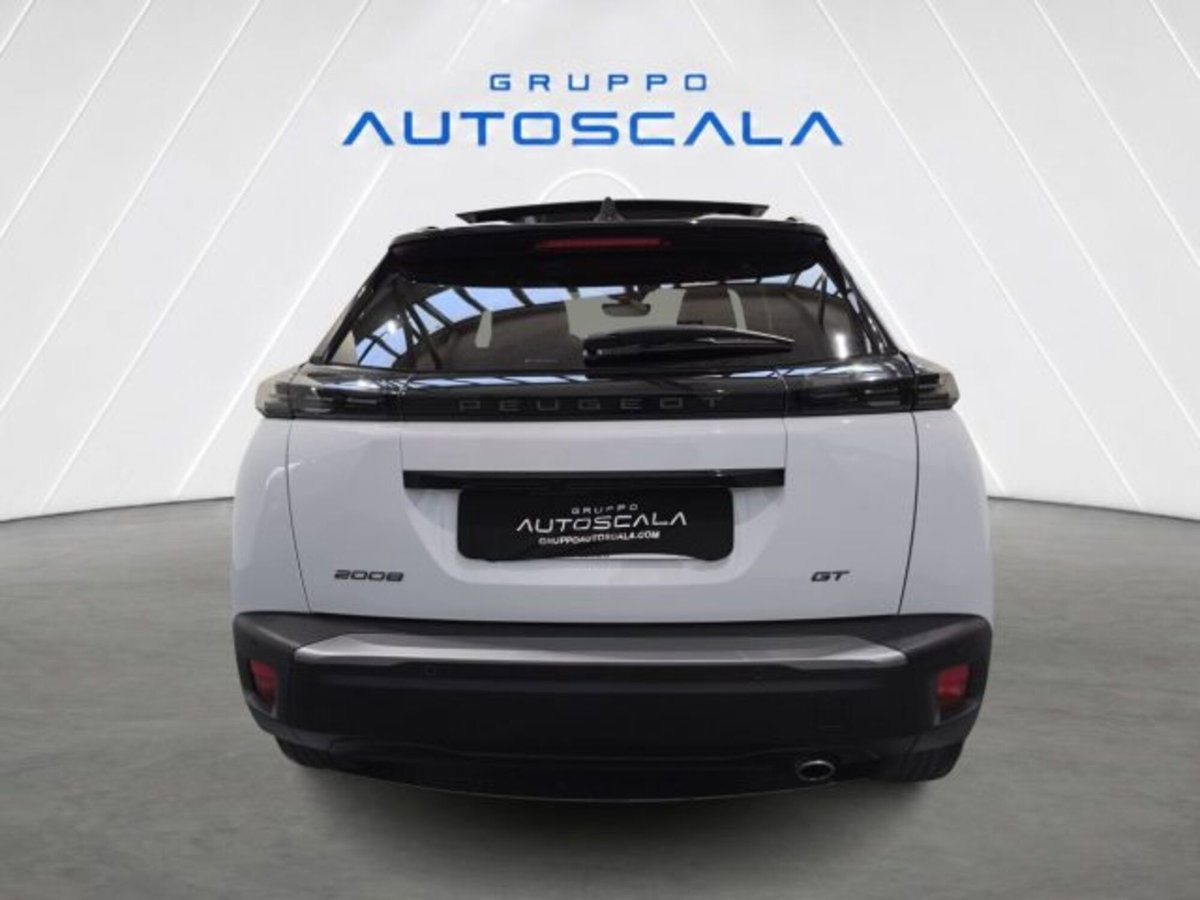 Peugeot 2008 BlueHDi 130 S&S EAT8 GT (4)