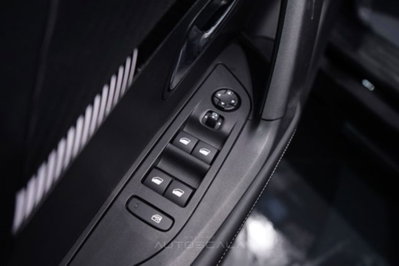 Peugeot 2008 1.2 puretech Allure s&s 100cv (10)