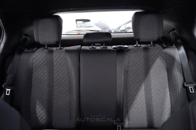 Peugeot 2008 1.2 puretech Allure s&s 100cv (18)
