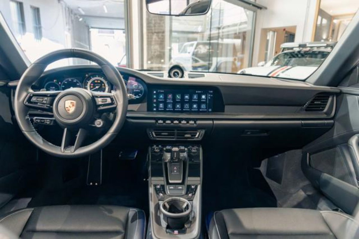 Porsche 911 Cabrio Targa 3.0 4 GTS auto (9)