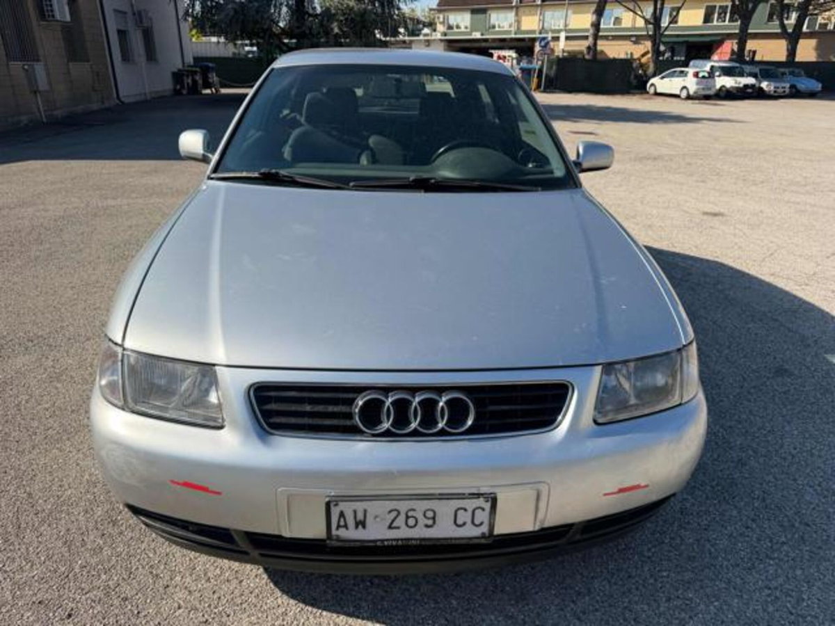Audi A3 1.8 turbo 20V cat 3p. Attraction (12)