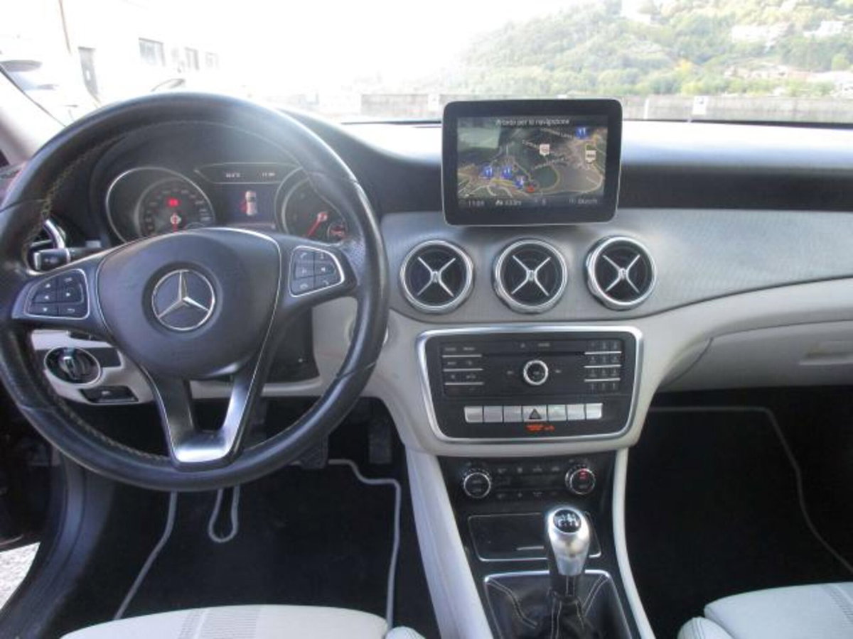 Mercedes-Benz GLA SUV 180 d Sport (12)