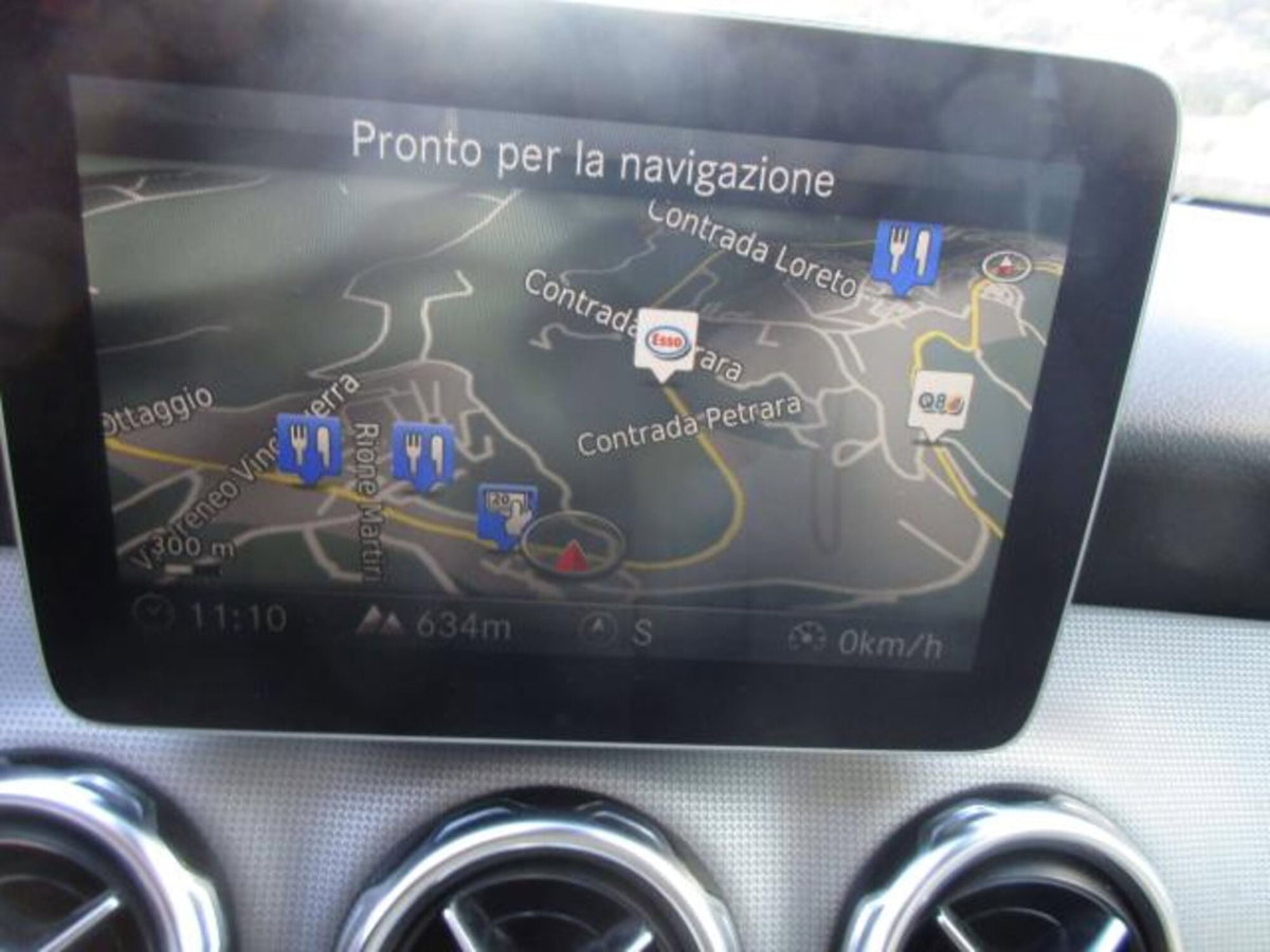 Mercedes-Benz GLA SUV 180 d Sport (14)