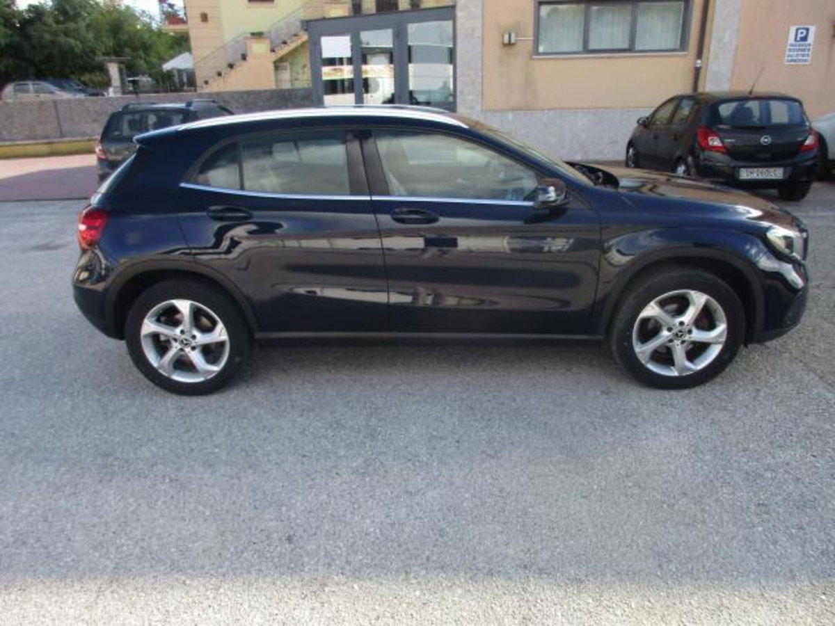 Mercedes-Benz GLA SUV 180 d Sport (3)