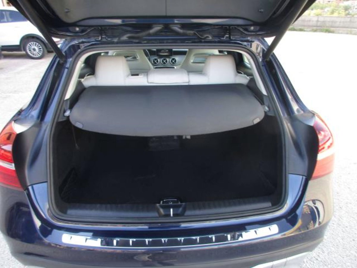 Mercedes-Benz GLA SUV 180 d Sport (7)