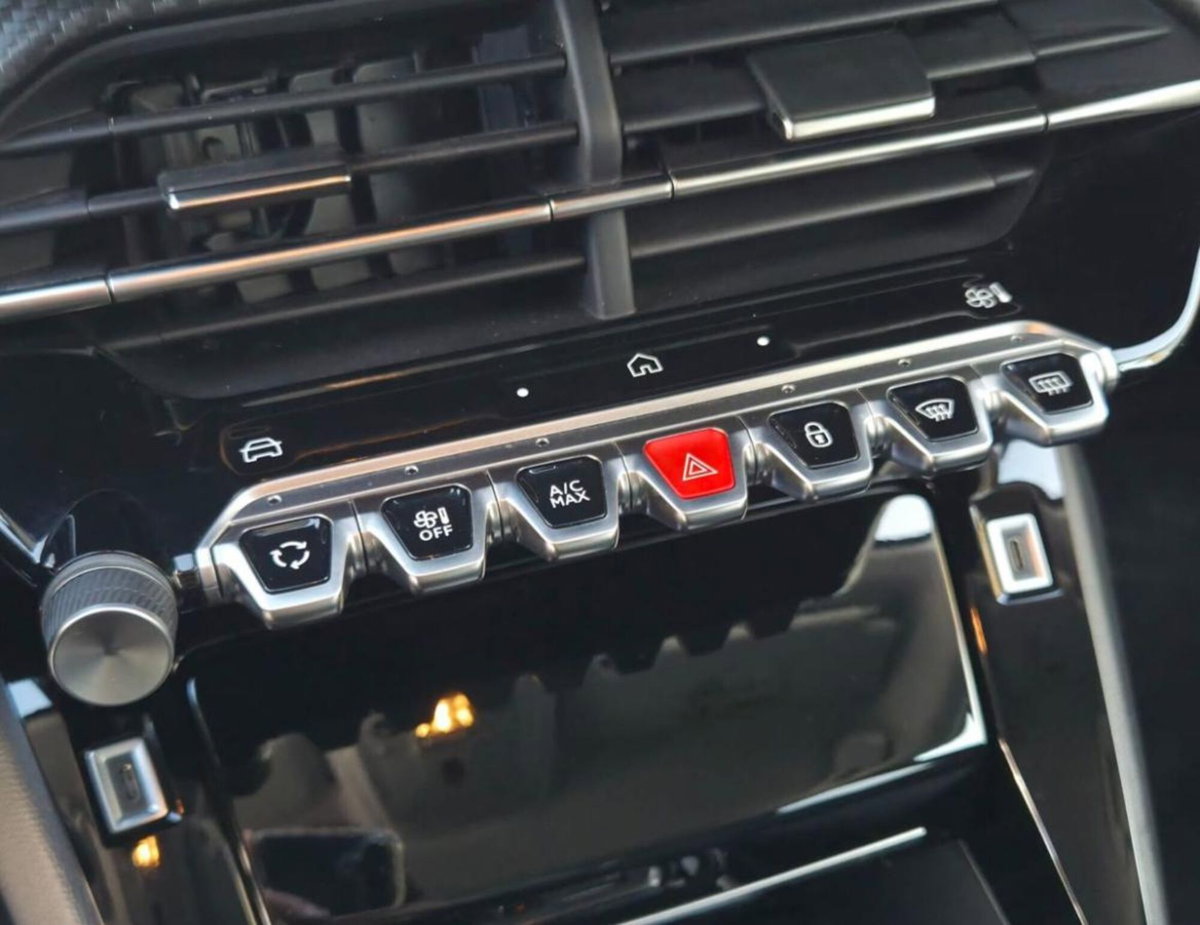 Peugeot 208 PureTech 100 Stop&Start 5 porte Allure (16)