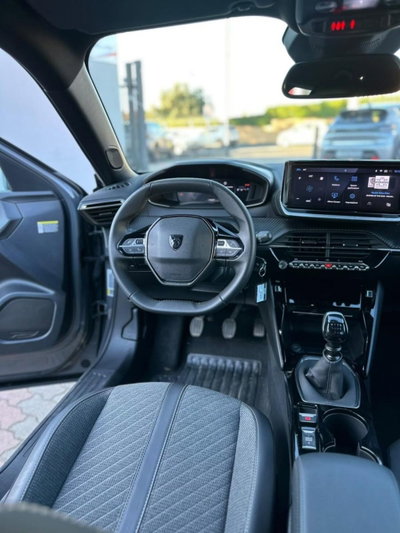 Peugeot 2008 PureTech 100 S&S Allure (10)