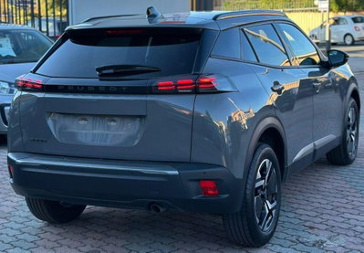Peugeot 2008 PureTech 100 S&S Allure (5)